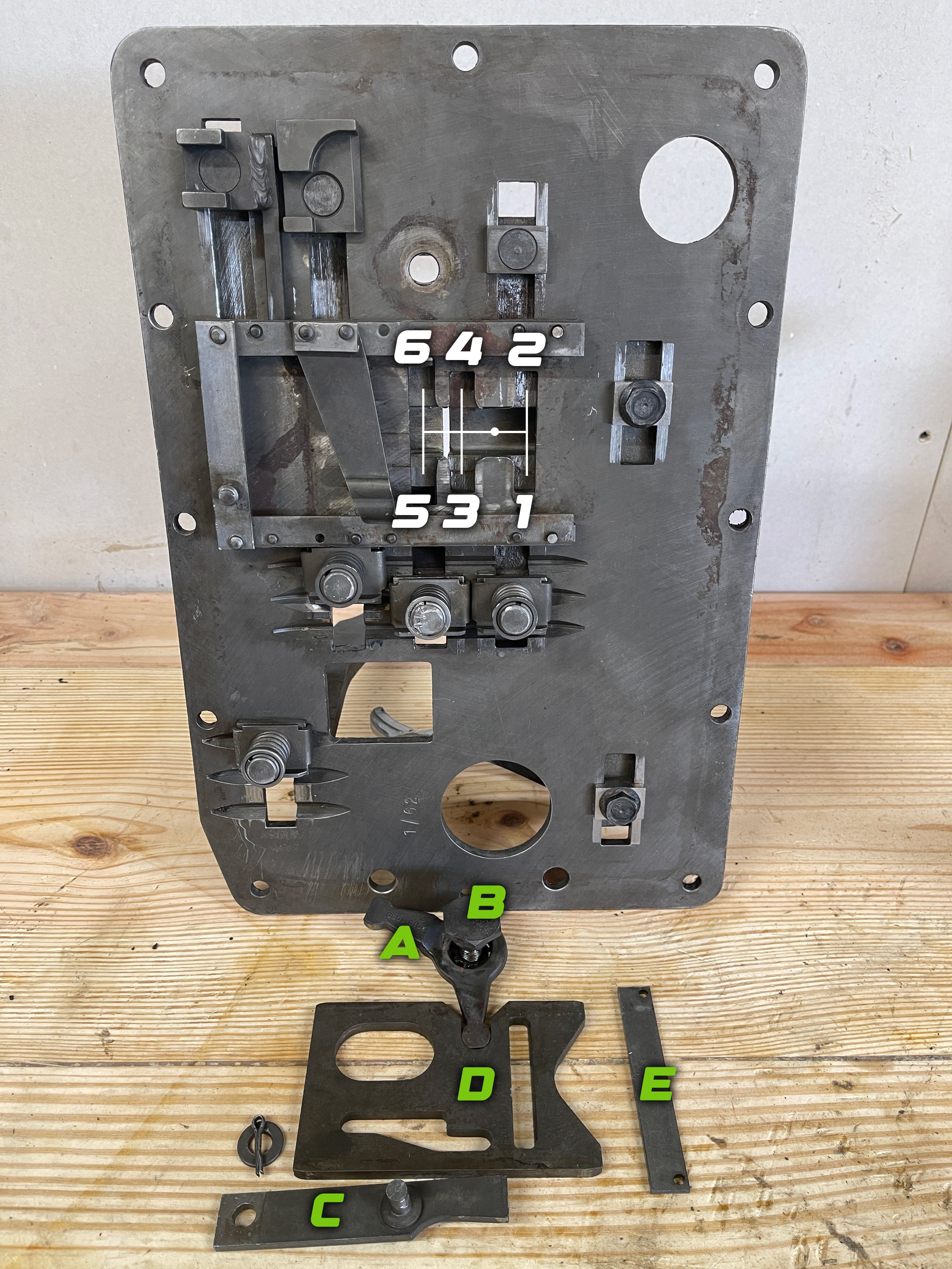 unimog_404_guide plate_parts_removed.JPG